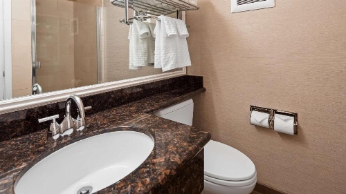 Best Western Plus Humboldt Bay Inn image 1